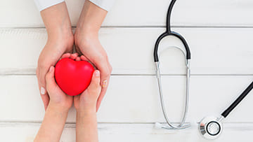 Herz in zwei Händen